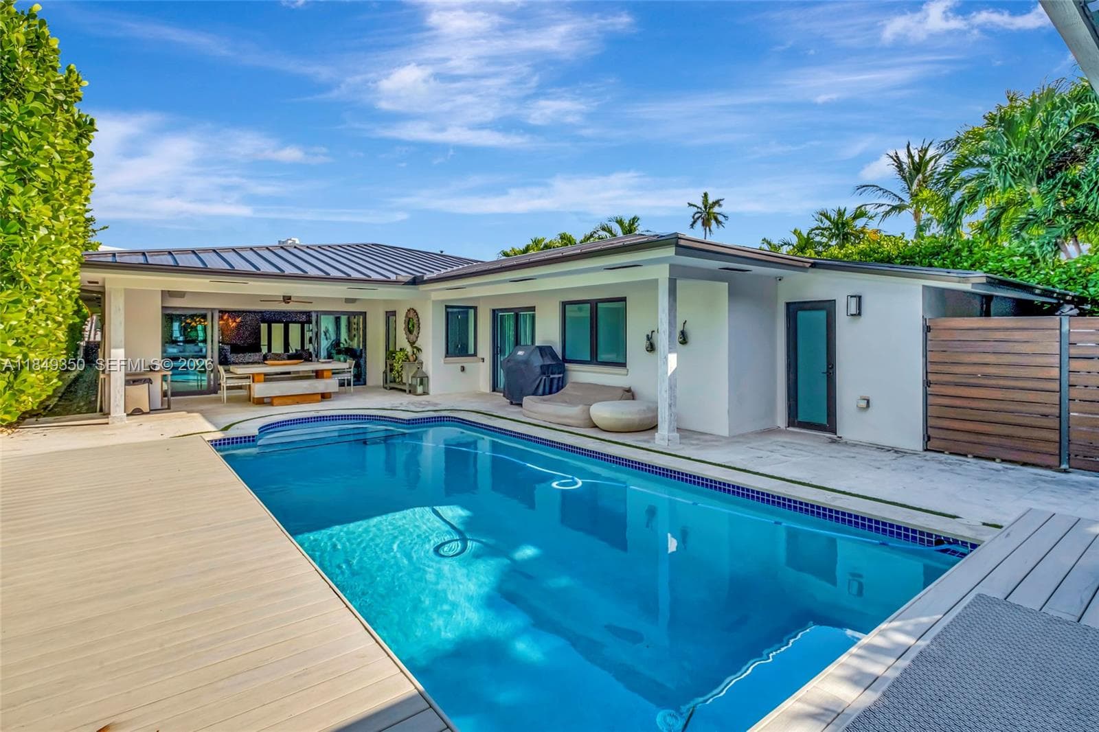 2152 Prairie Ave, Miami Beach FL 33139 — 69