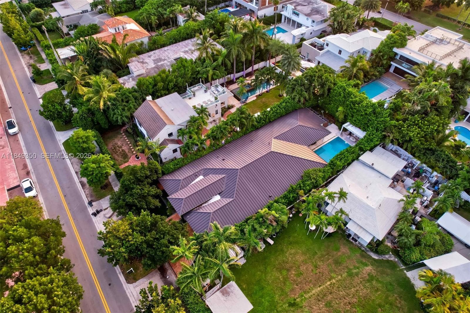 2152 Prairie Ave, Miami Beach FL 33139 — 10