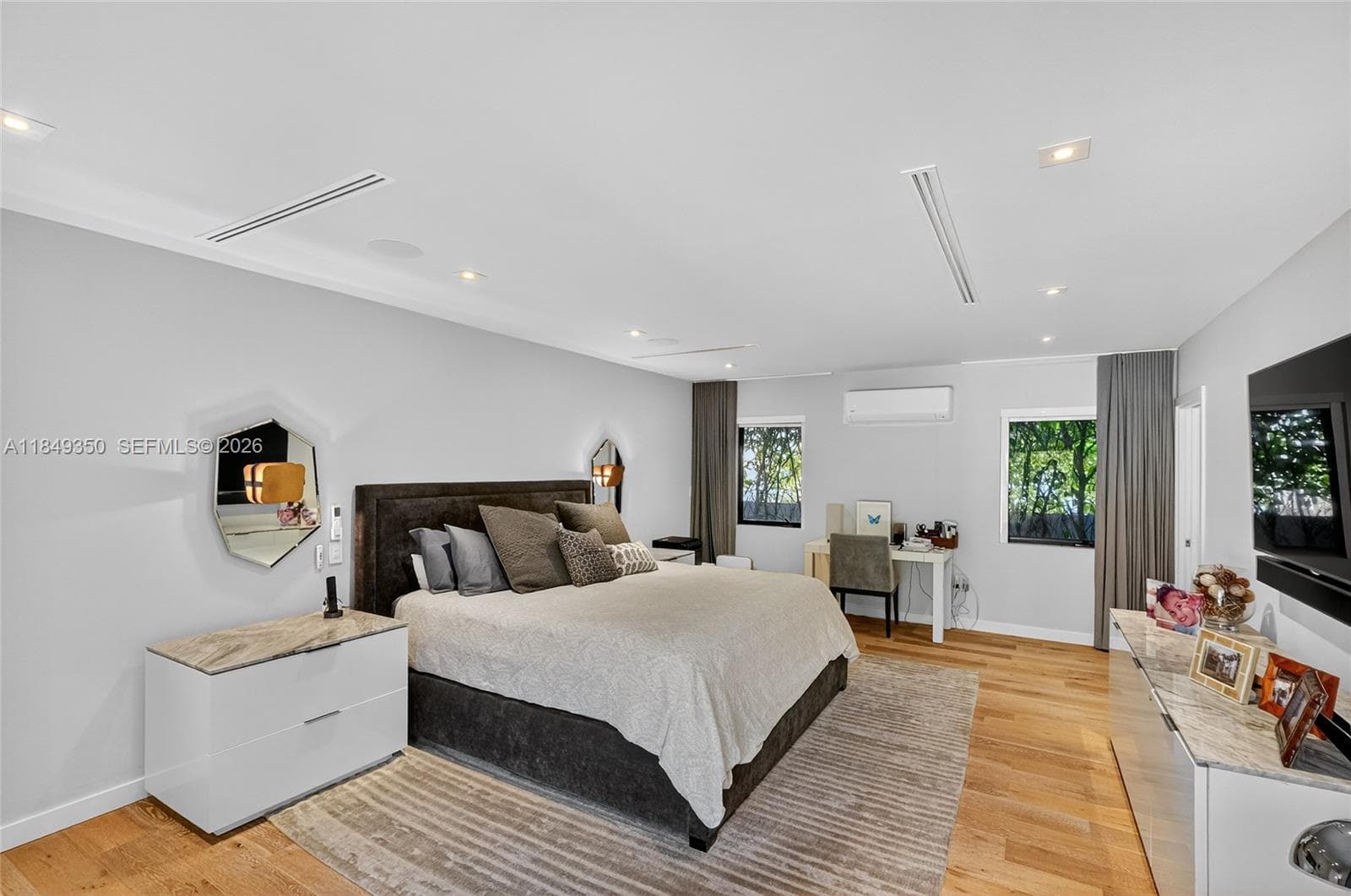 2152 Prairie Ave, Miami Beach FL 33139 — 35