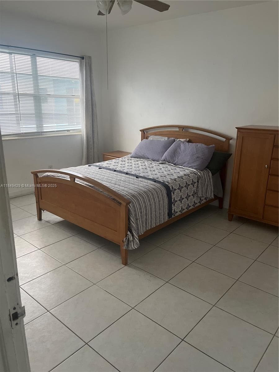 250 S Shore Dr # 5, Miami Beach FL 33141 — 12