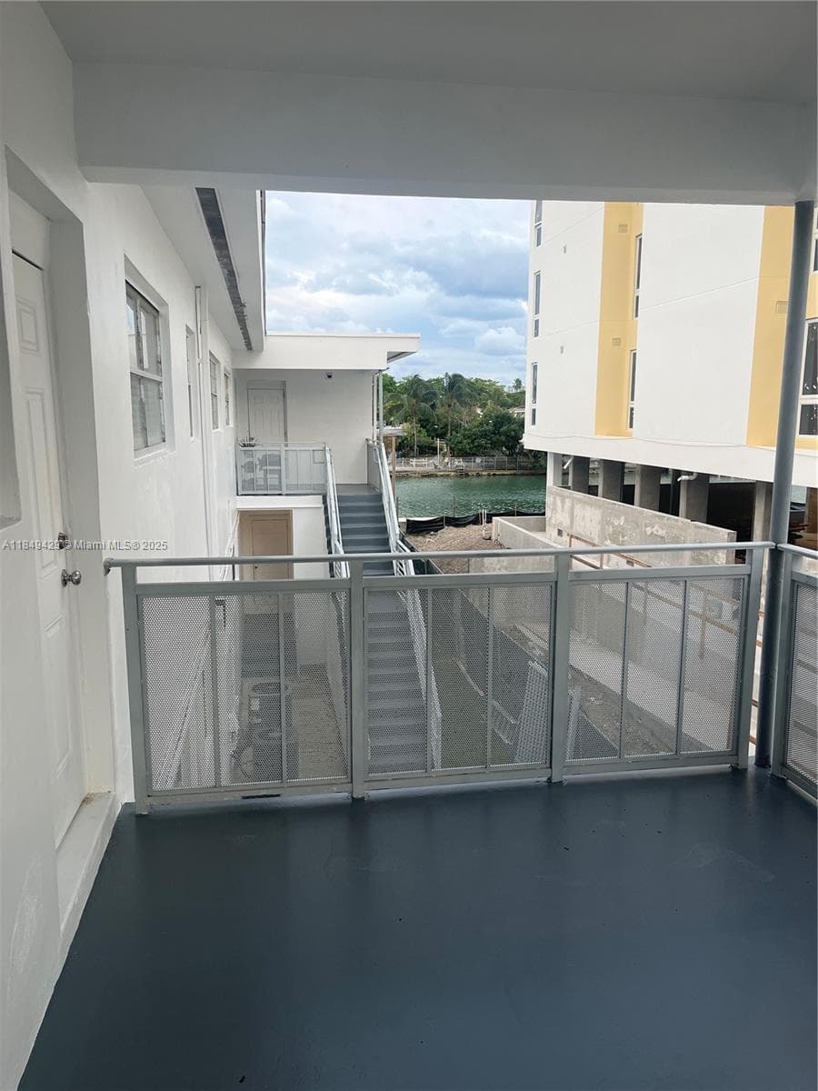 250 S Shore Dr # 5, Miami Beach FL 33141 — 10
