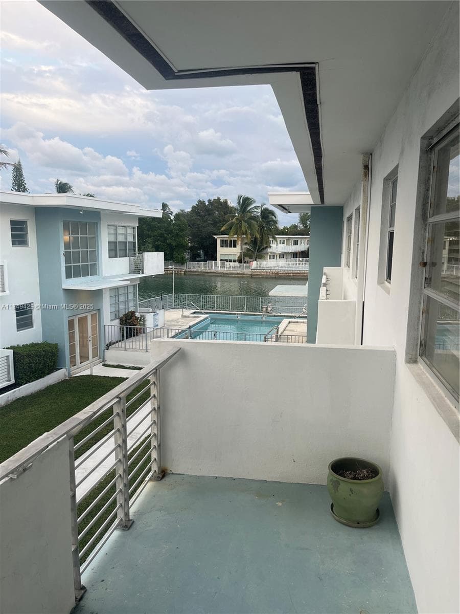 250 S Shore Dr # 5, Miami Beach FL 33141 — 11