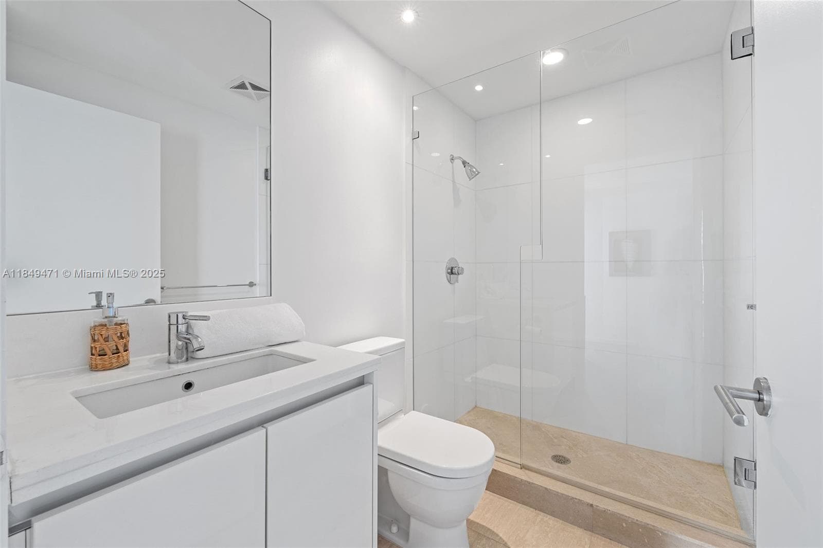 1445 16th St # 602, Miami Beach FL 33139 — 17