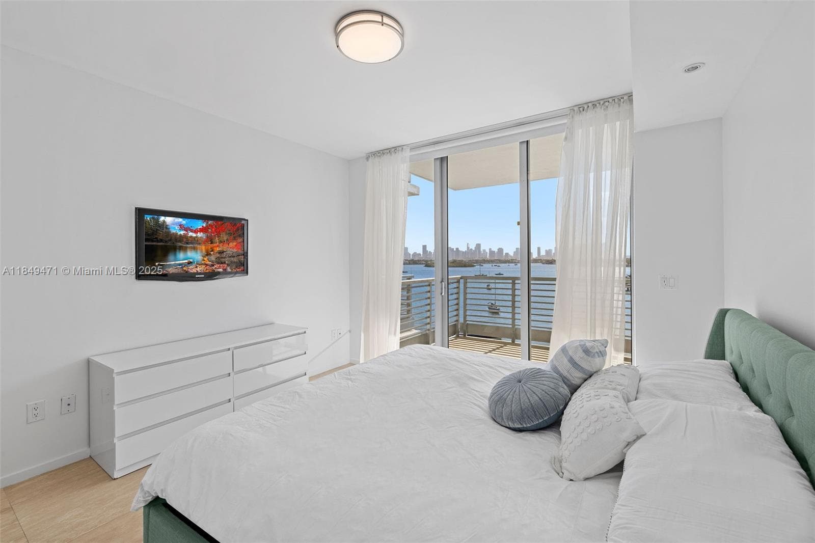 1445 16th St # 602, Miami Beach FL 33139 — 19