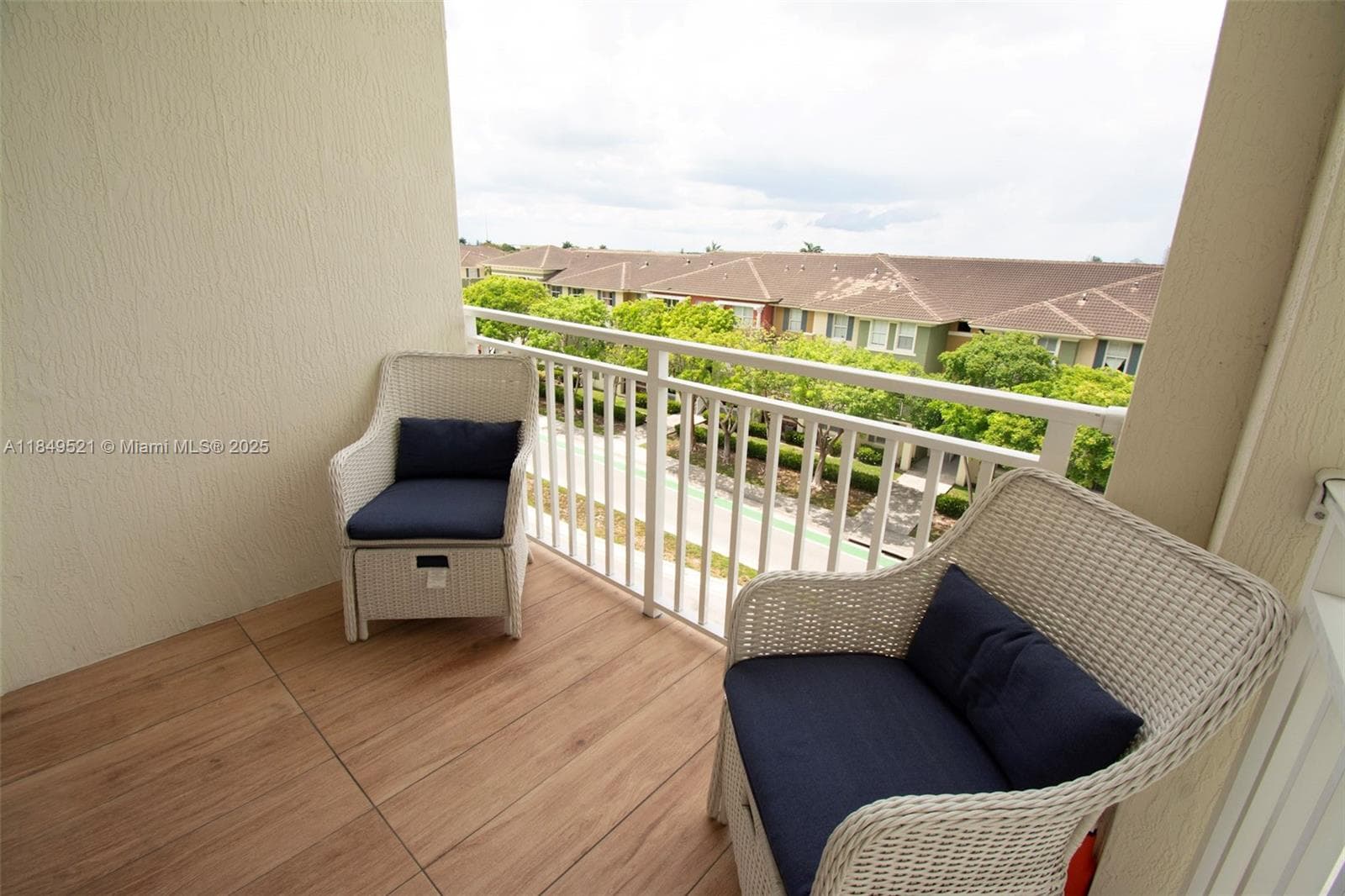 10950 NW 82nd St # 405, Doral FL 33178 — 5