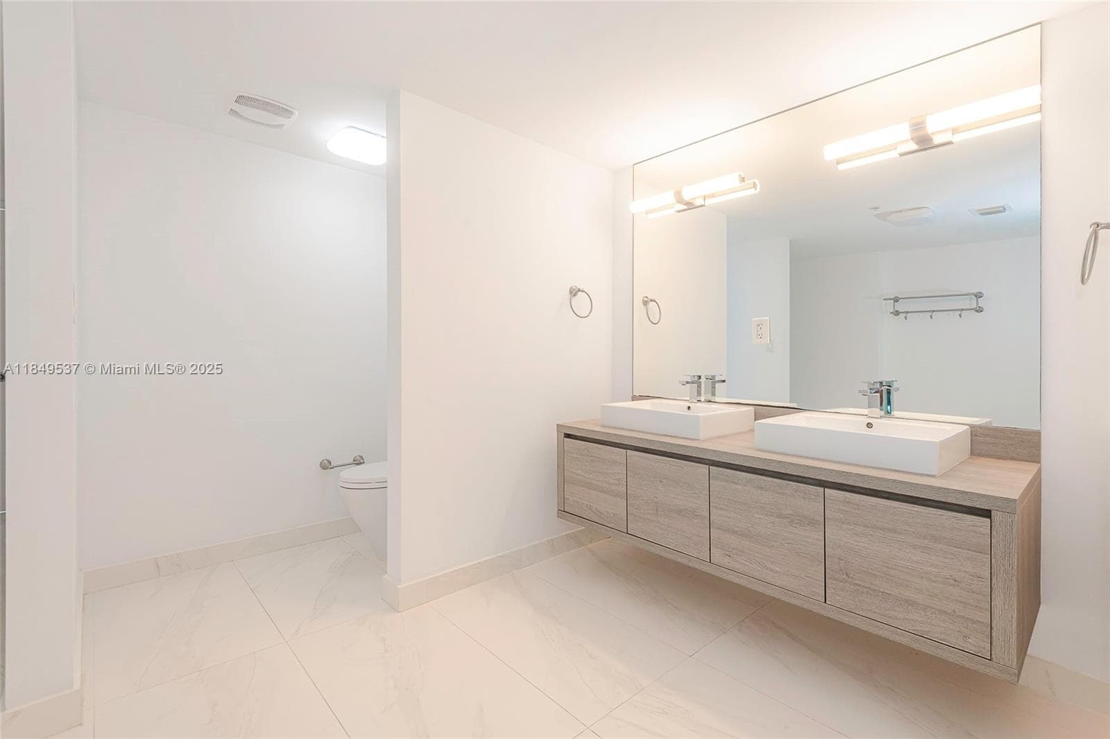 400 Sunny Isles Blvd, Sunny Isles Beach FL 33160 — 27