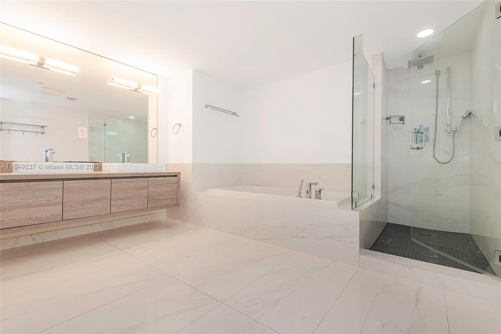 400 Sunny Isles Blvd, Sunny Isles Beach FL 33160 — 26