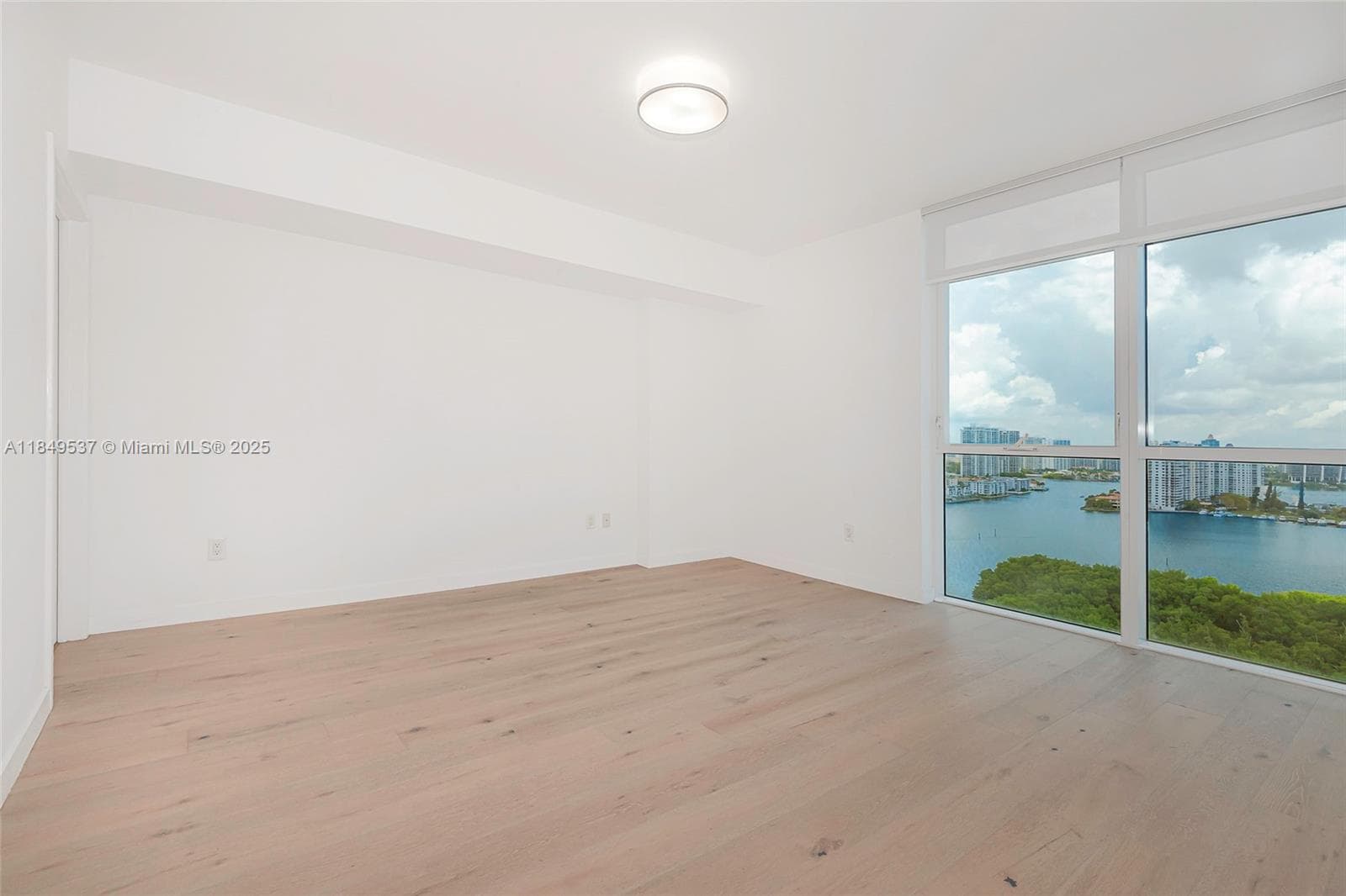 400 Sunny Isles Blvd, Sunny Isles Beach FL 33160 — 22