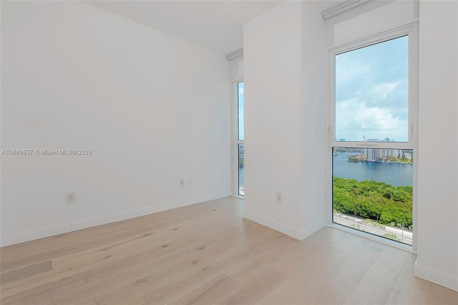400 Sunny Isles Blvd, Sunny Isles Beach FL 33160 — 28