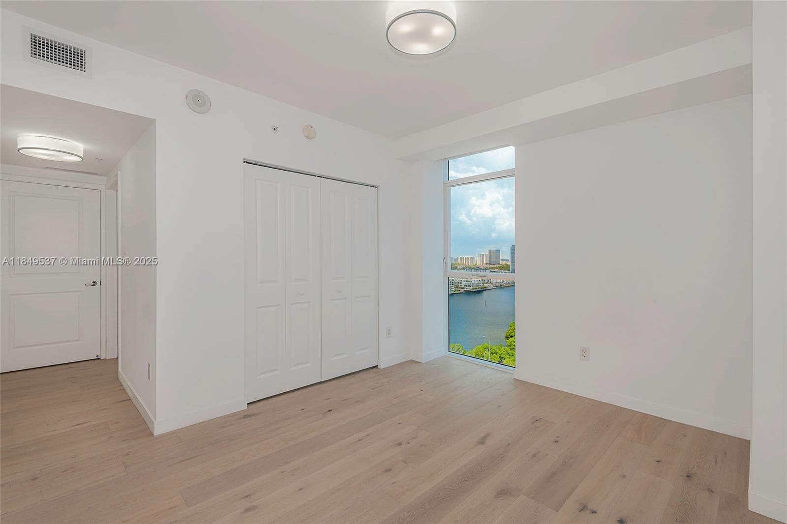 400 Sunny Isles Blvd, Sunny Isles Beach FL 33160 — 33