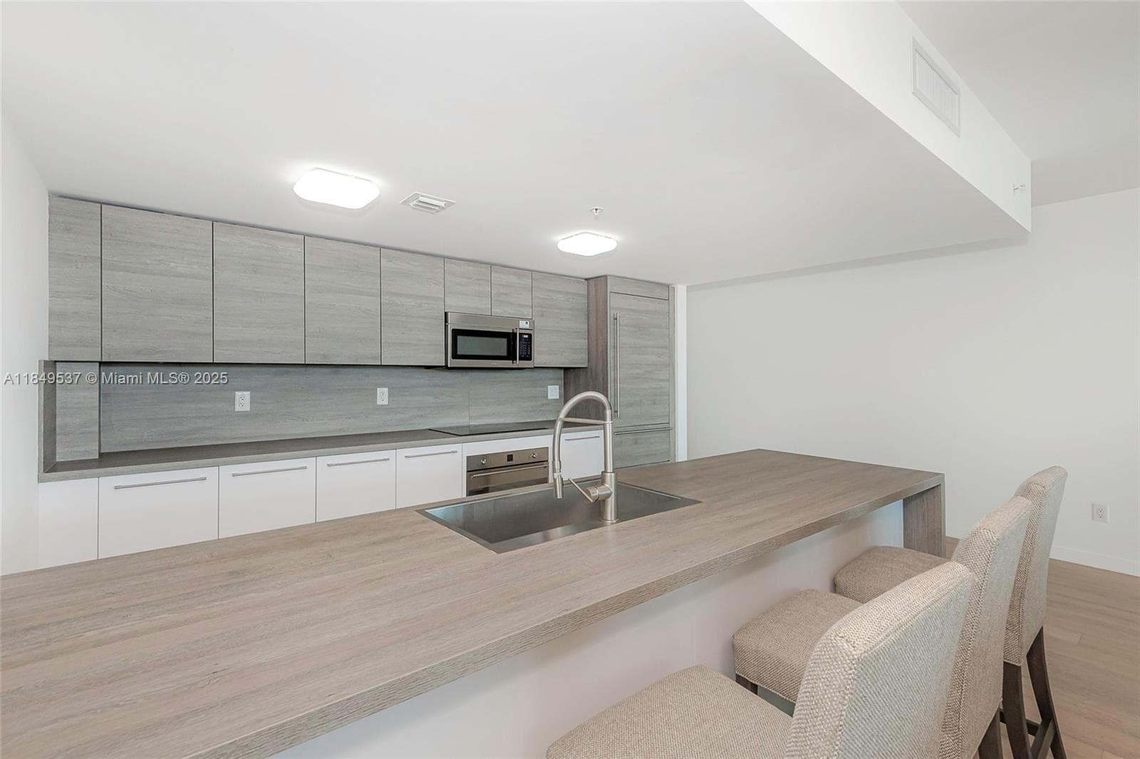 400 Sunny Isles Blvd, Sunny Isles Beach FL 33160 — 15