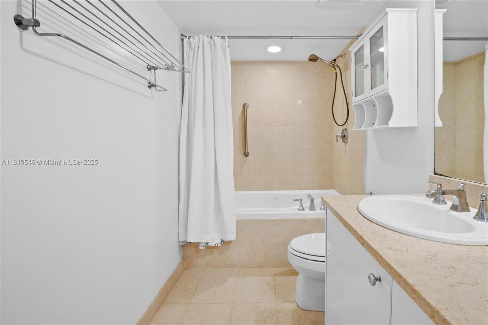 19900 E Country Club Dr # 212, Aventura FL 33180 — 19