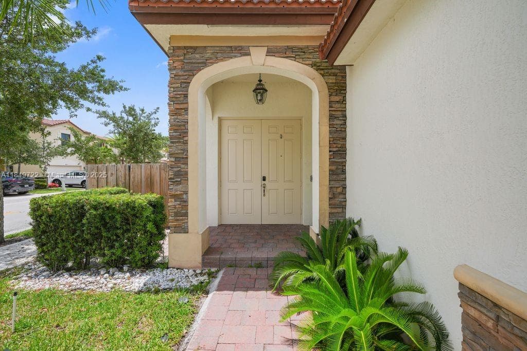 10016 NW 89th Ter, Doral FL 33178 — 7