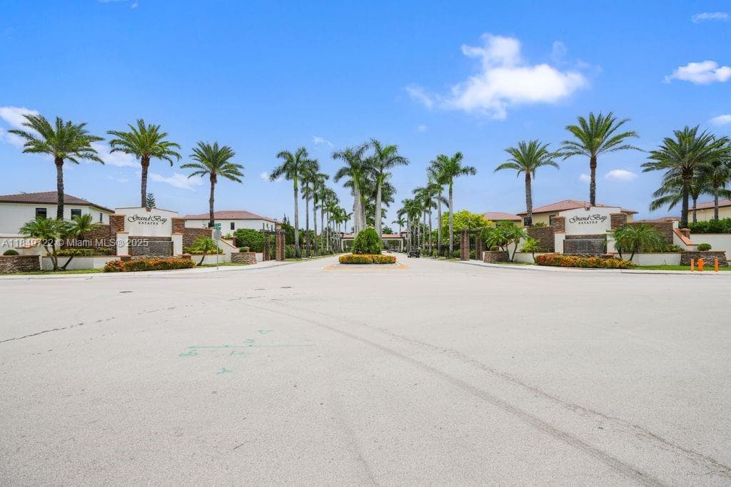 10016 NW 89th Ter, Doral FL 33178 — 3
