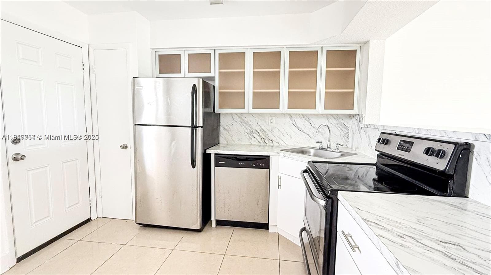1450 NE 191st St # 404, Miami FL 33179 — 17