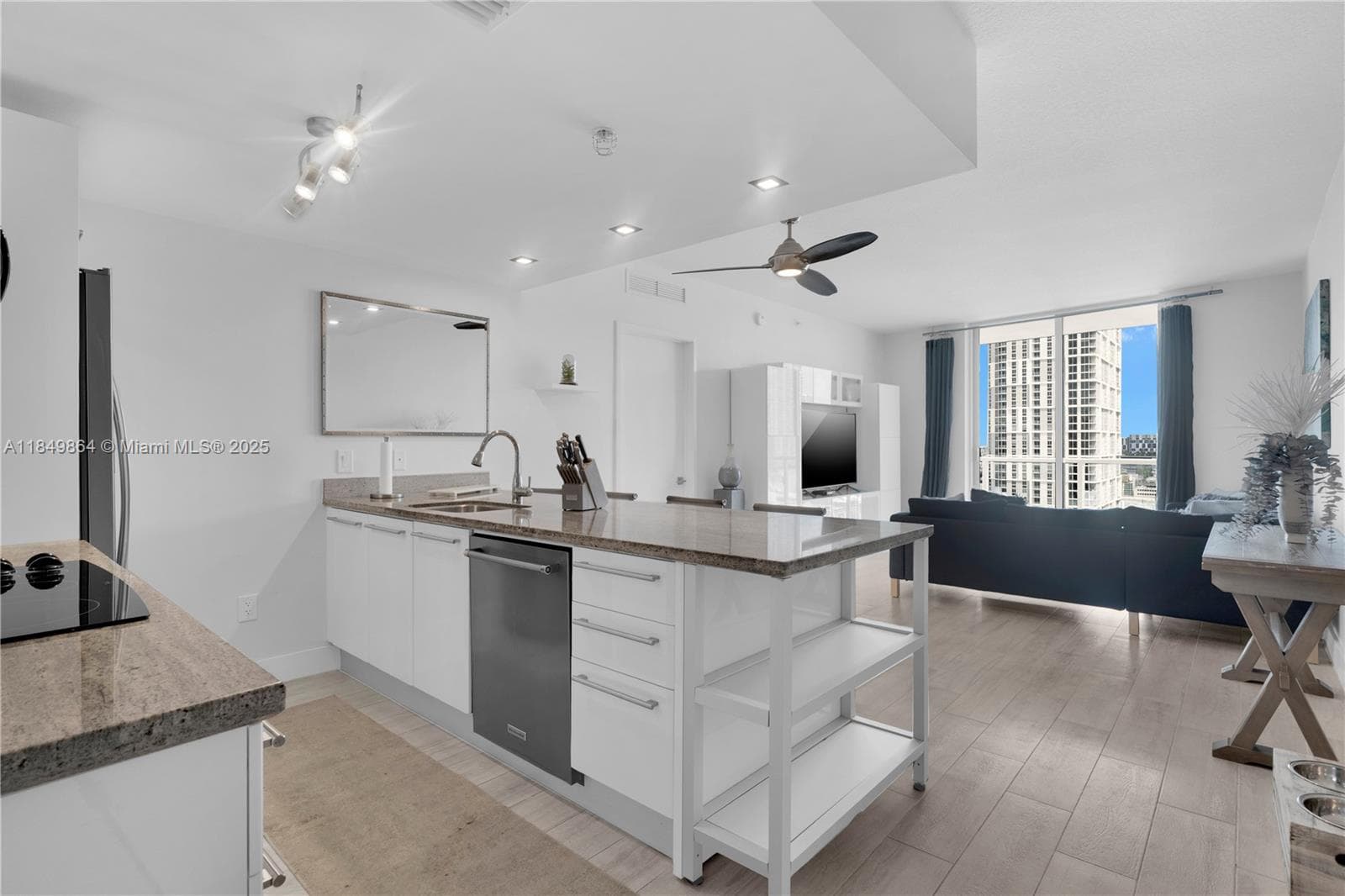 185 SW 7th St # 1901, Miami FL 33130 — 7