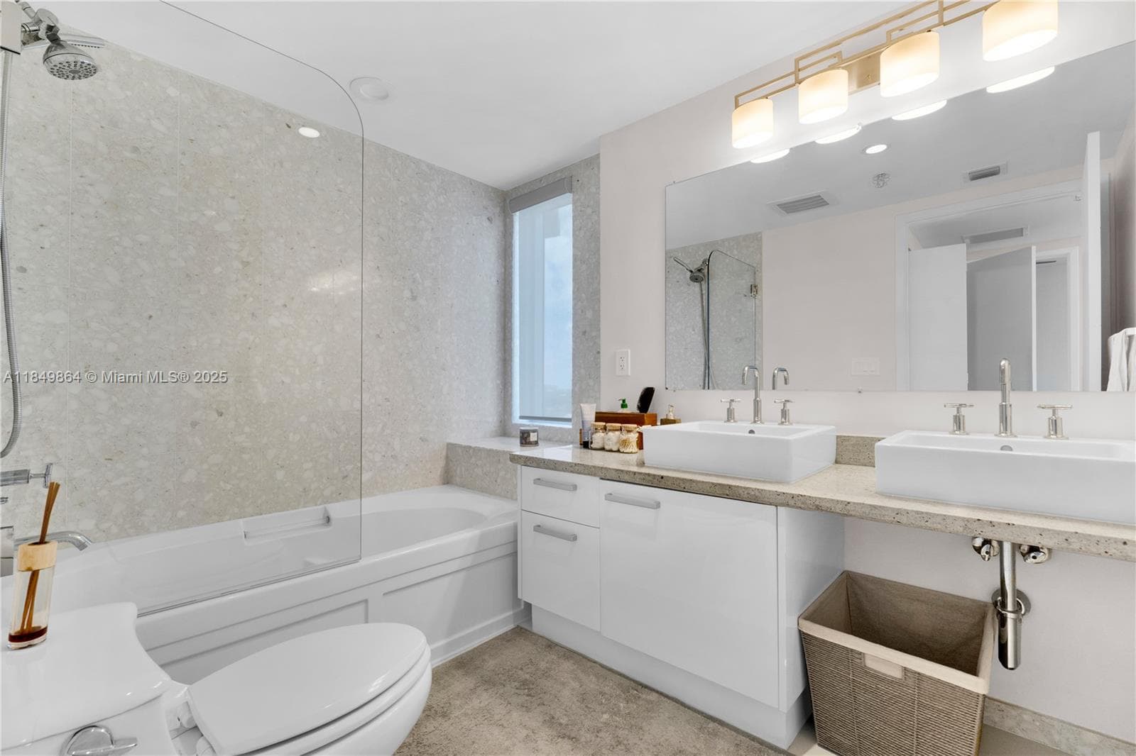 185 SW 7th St # 1901, Miami FL 33130 — 20