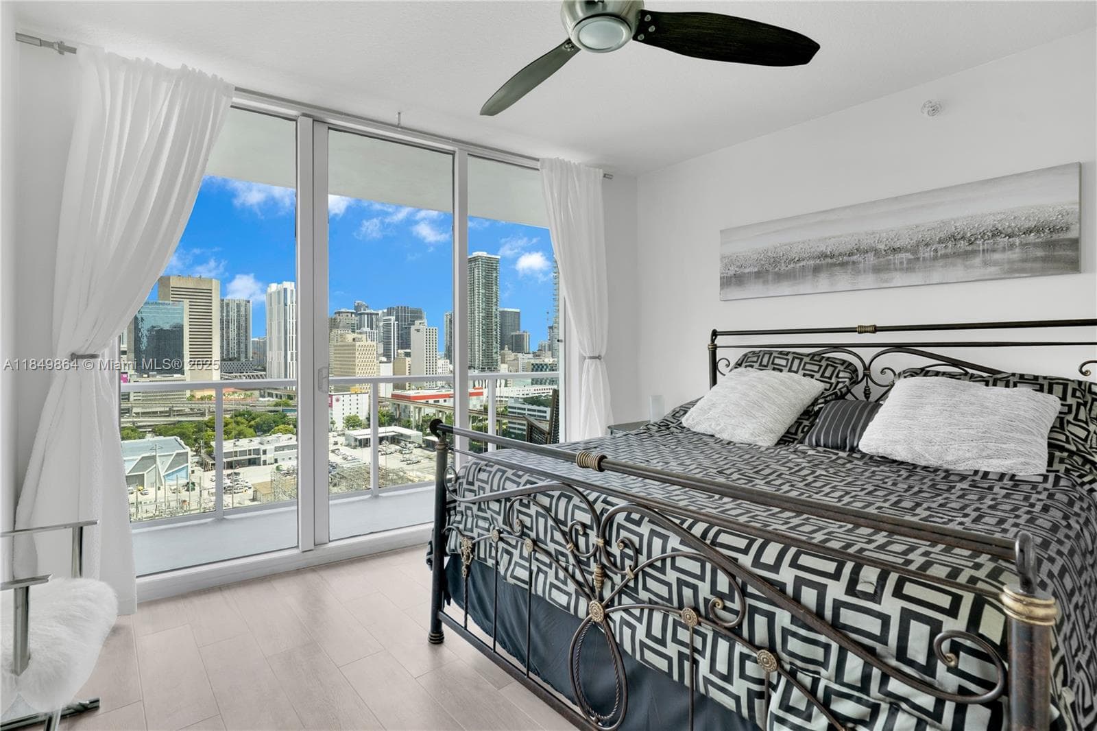 185 SW 7th St # 1901, Miami FL 33130 — 14