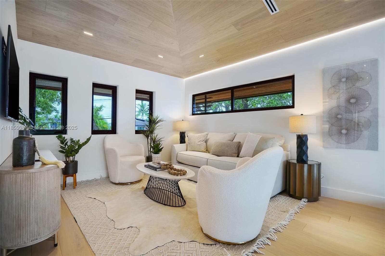 3343 NE 166th St, North Miami Beach FL 33160 — 43