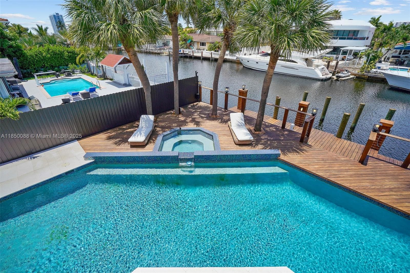 3343 NE 166th St, North Miami Beach FL 33160 — 16