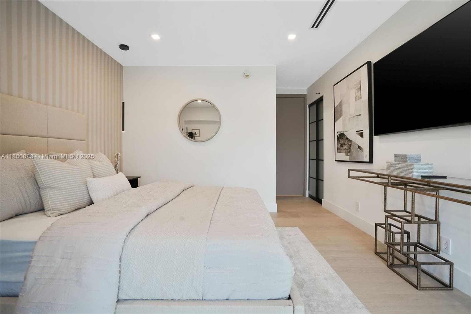 3343 NE 166th St, North Miami Beach FL 33160 — 38