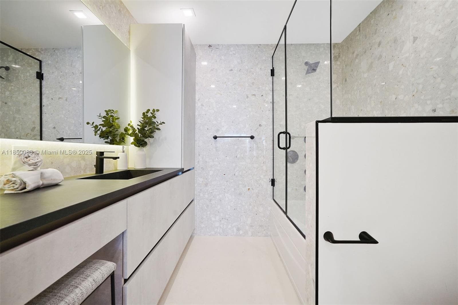 3343 NE 166th St, North Miami Beach FL 33160 — 51