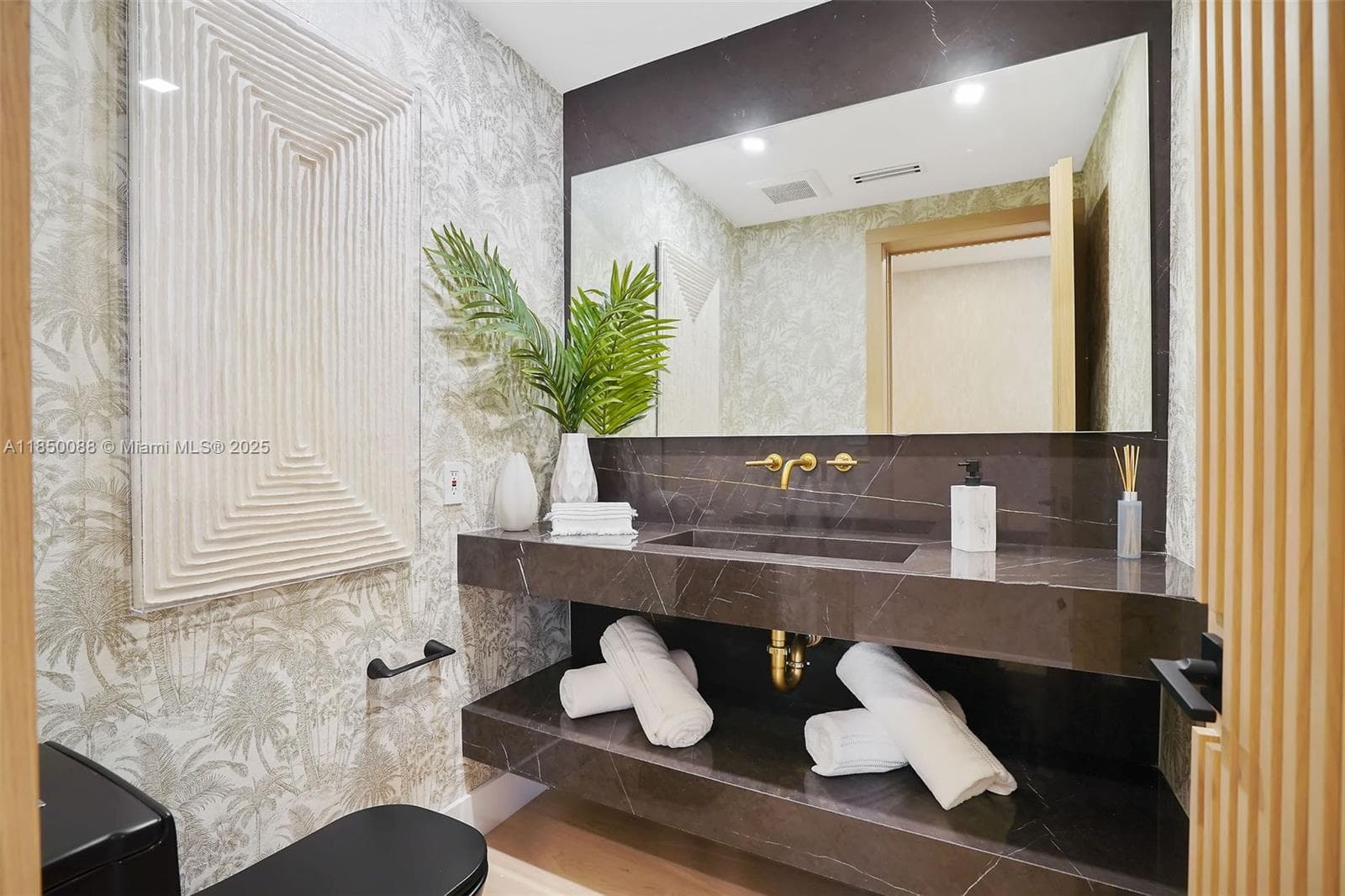 3343 NE 166th St, North Miami Beach FL 33160 — 11