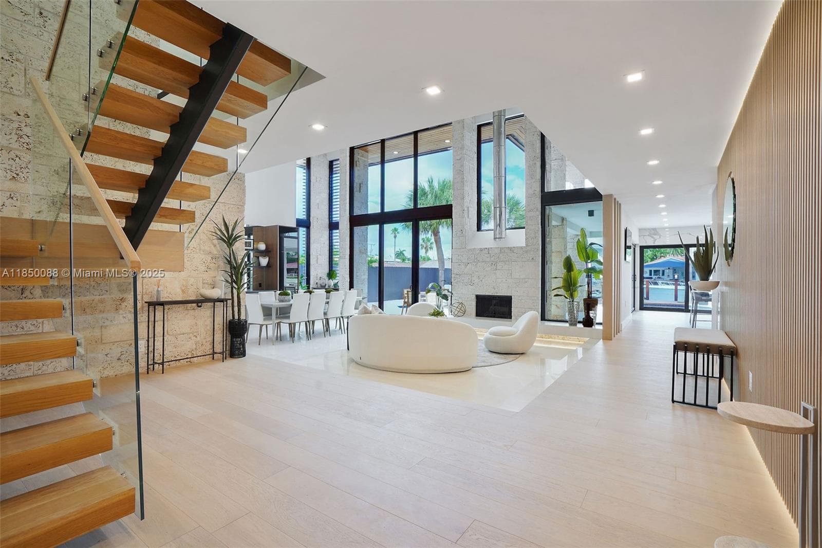 3343 NE 166th St, North Miami Beach FL 33160 — 29