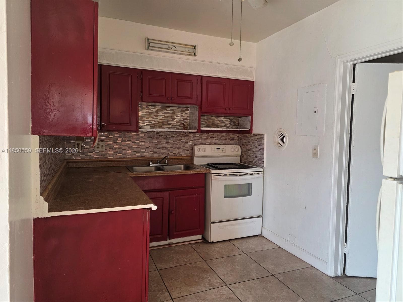 163 NW 18th Ct, Miami FL 33125 — 7