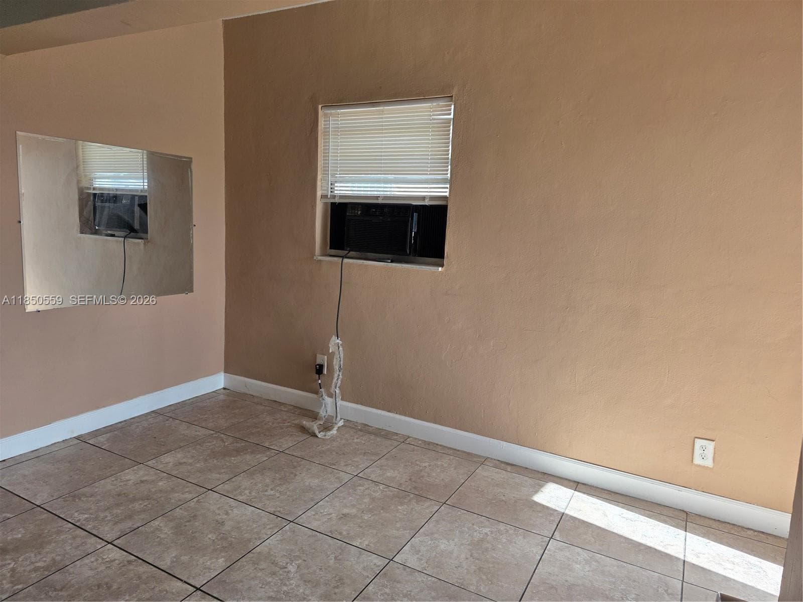 163 NW 18th Ct, Miami FL 33125 — 11