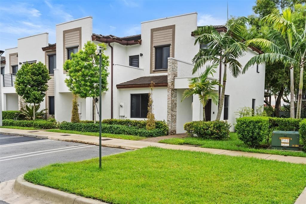 340 NE 208th Terrace # 340, Miami FL 33179 — 3