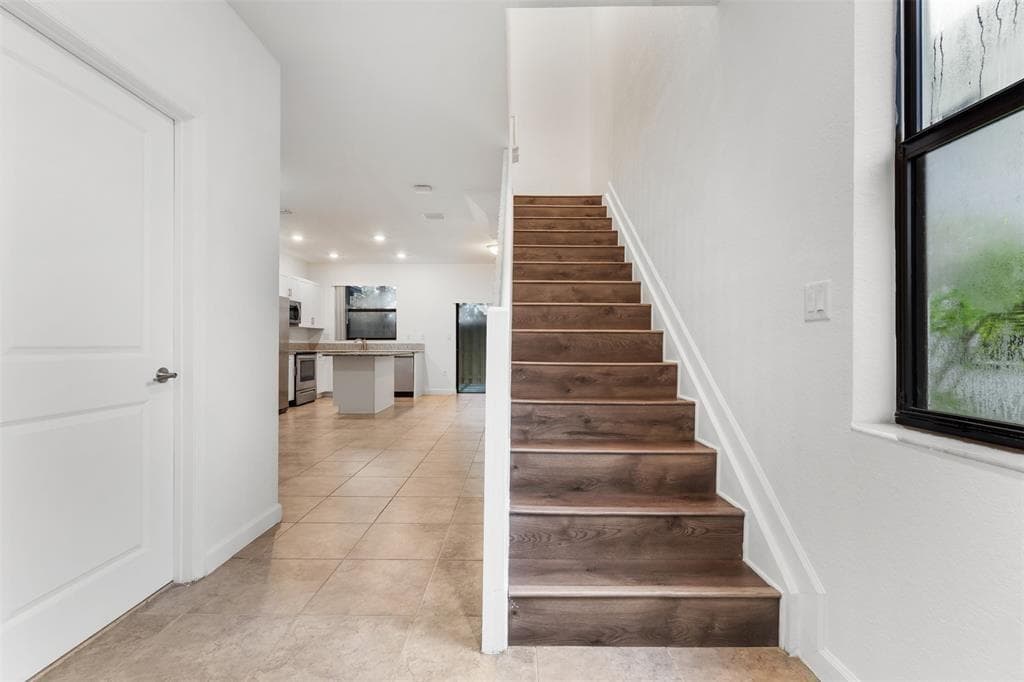 340 NE 208th Terrace # 340, Miami FL 33179 — 30