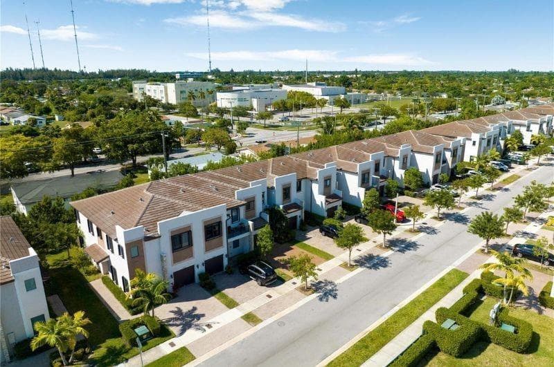 340 NE 208th Terrace # 340, Miami FL 33179 — 34