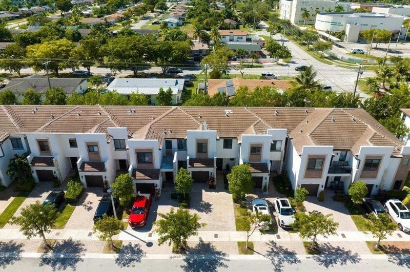 340 NE 208th Terrace # 340, Miami FL 33179 — 33