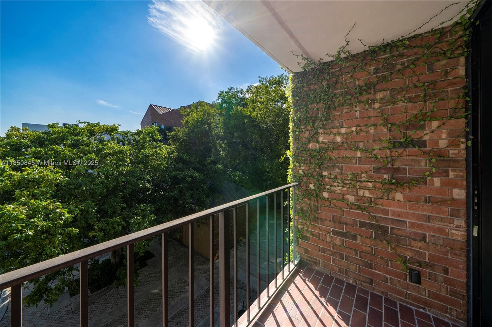 1558 NE Quayside Ter # D10, Miami FL 33138 — 46