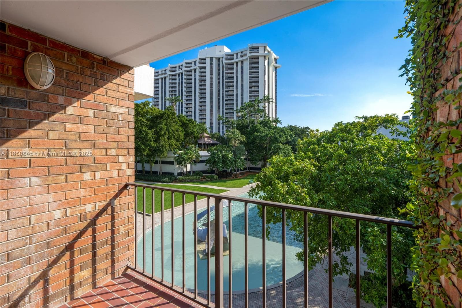 1558 NE Quayside Ter # D10, Miami FL 33138 — 47