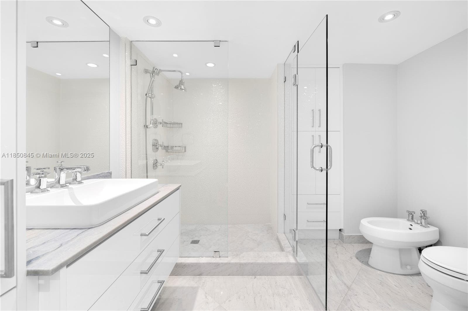 1558 NE Quayside Ter # D10, Miami FL 33138 — 22
