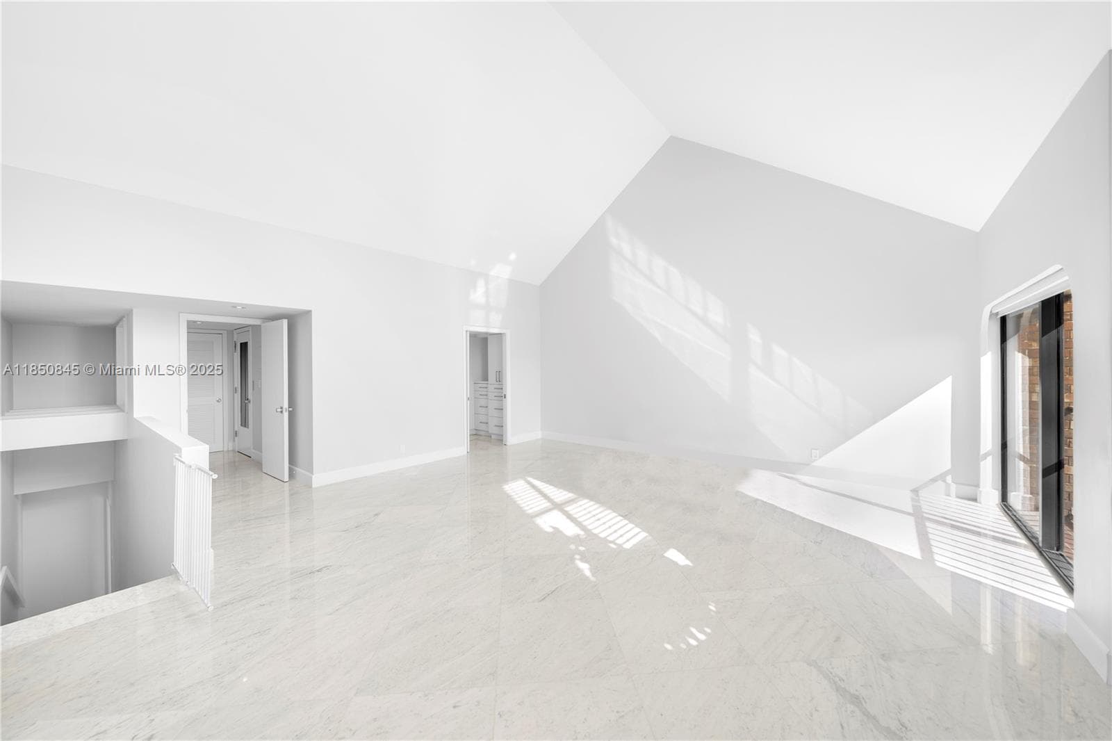 1558 NE Quayside Ter # D10, Miami FL 33138 — 32