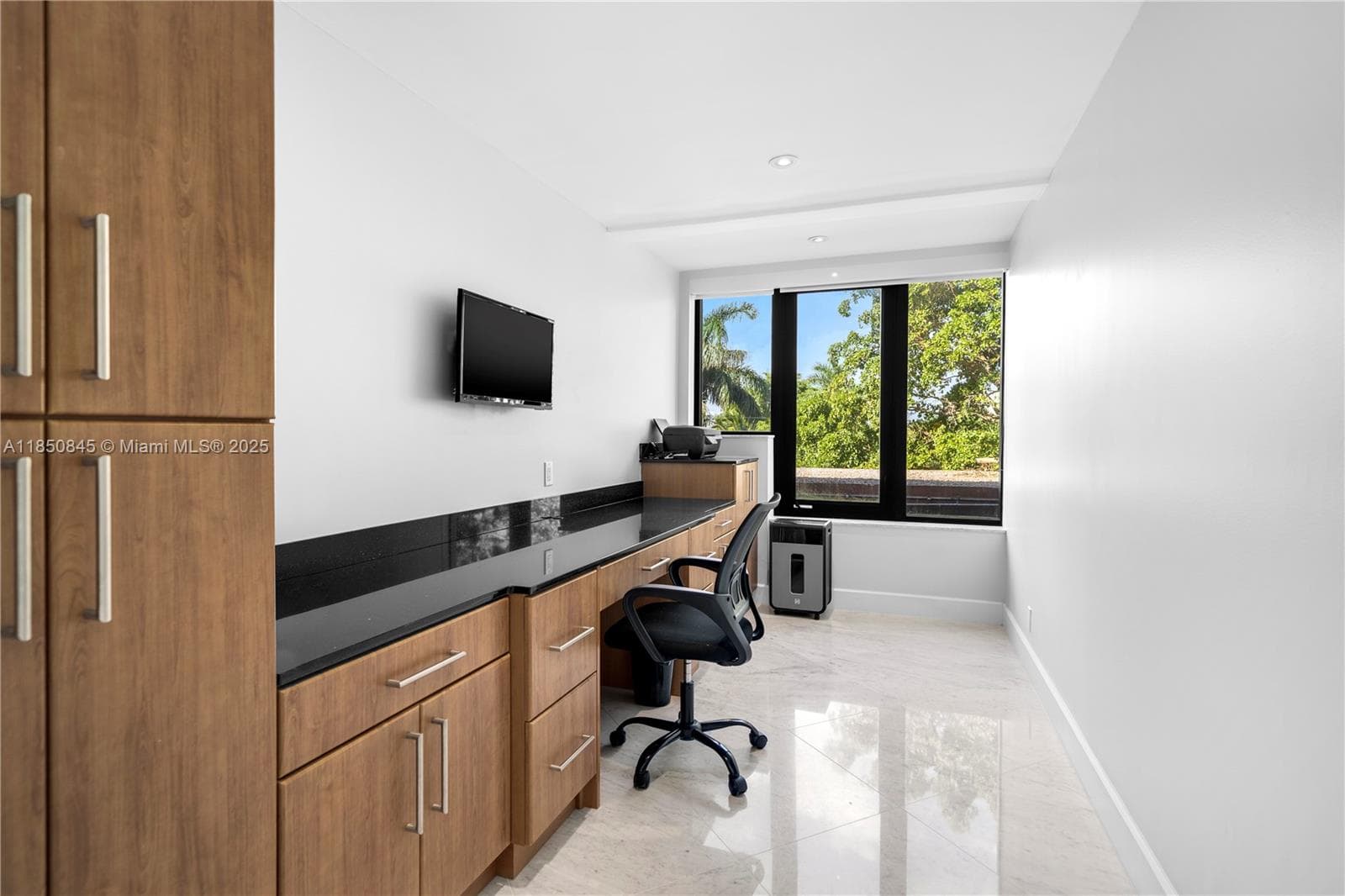 1558 NE Quayside Ter # D10, Miami FL 33138 — 28