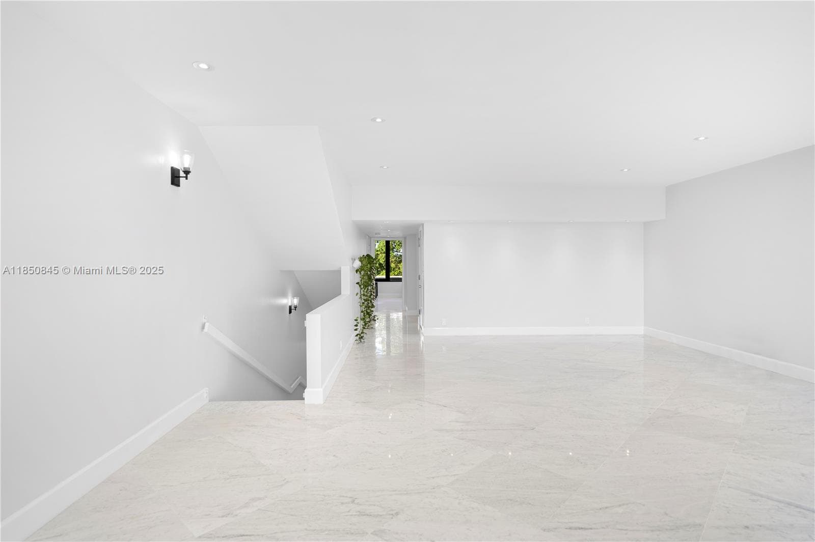 1558 NE Quayside Ter # D10, Miami FL 33138 — 20