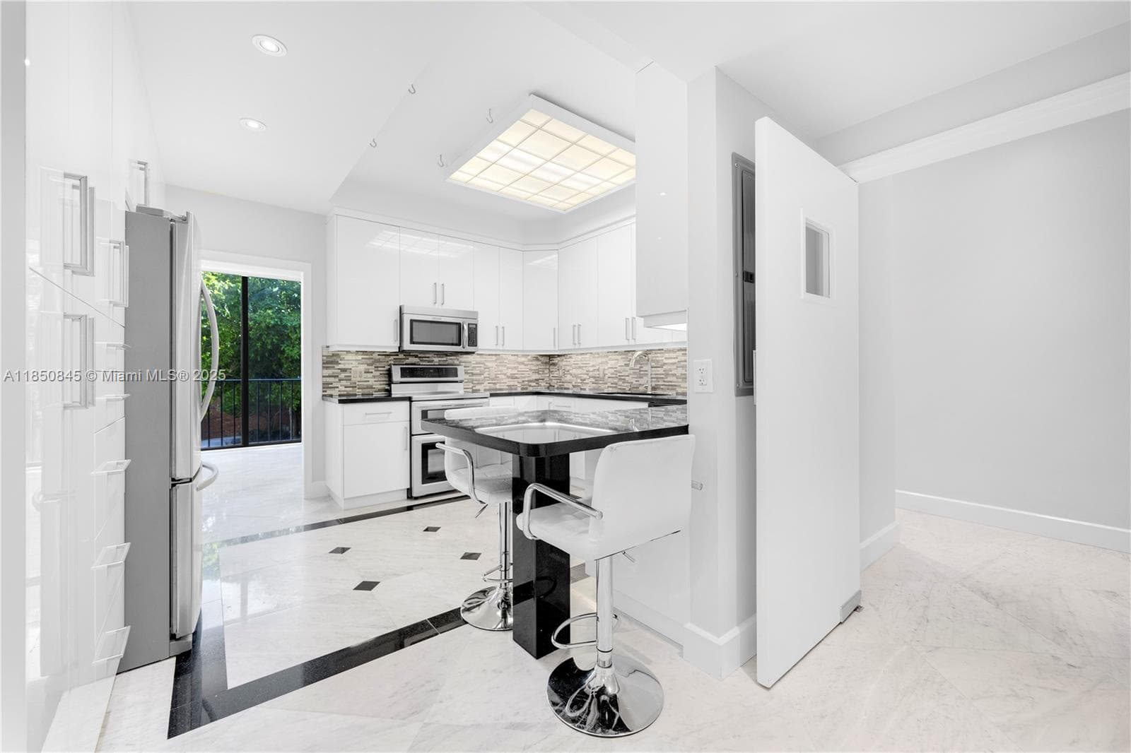 1558 NE Quayside Ter # D10, Miami FL 33138 — 9