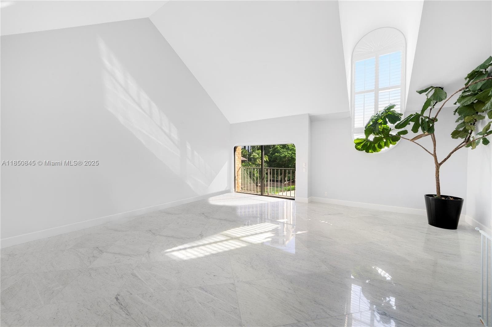 1558 NE Quayside Ter # D10, Miami FL 33138 — 30