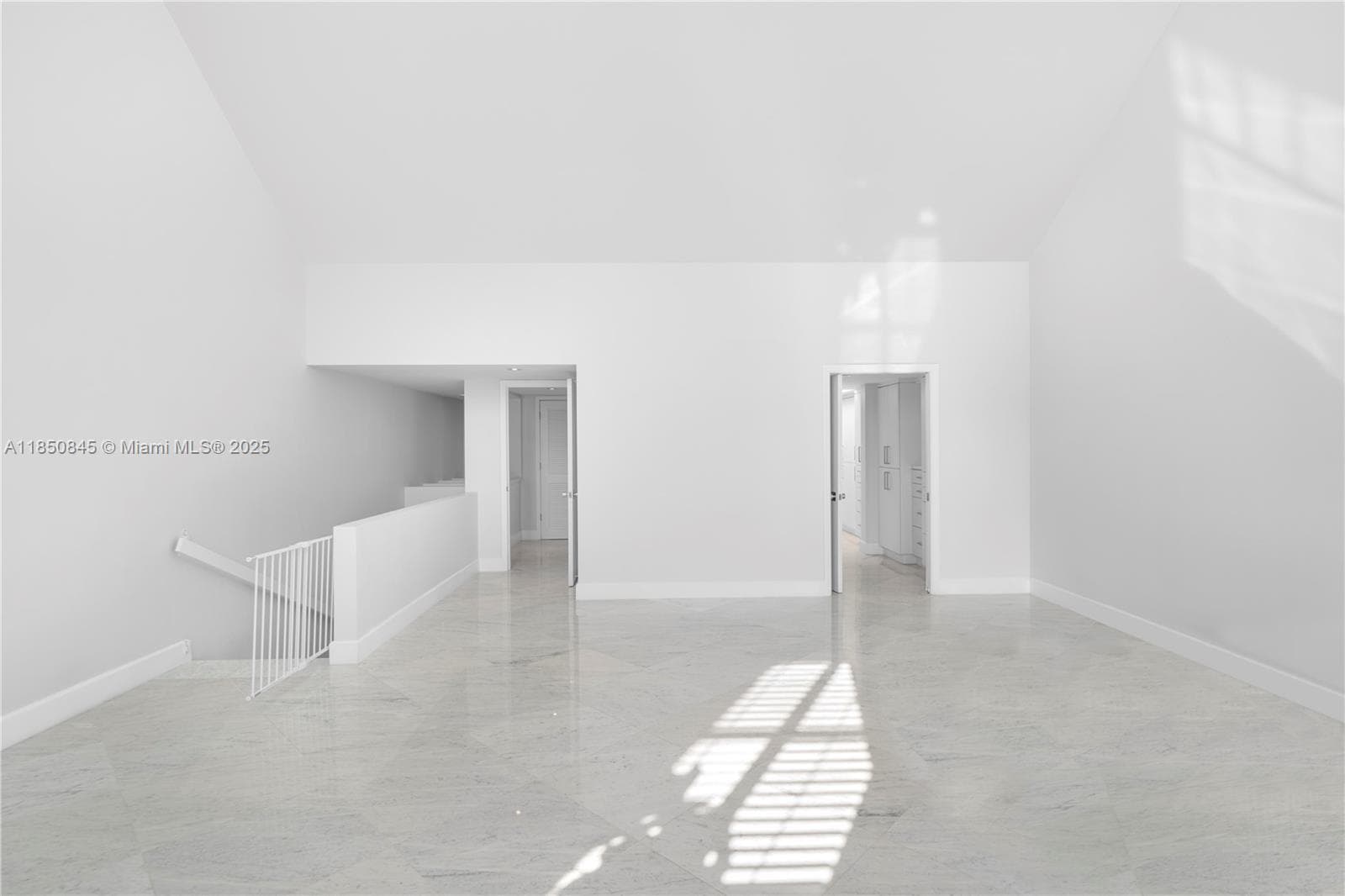 1558 NE Quayside Ter # D10, Miami FL 33138 — 33