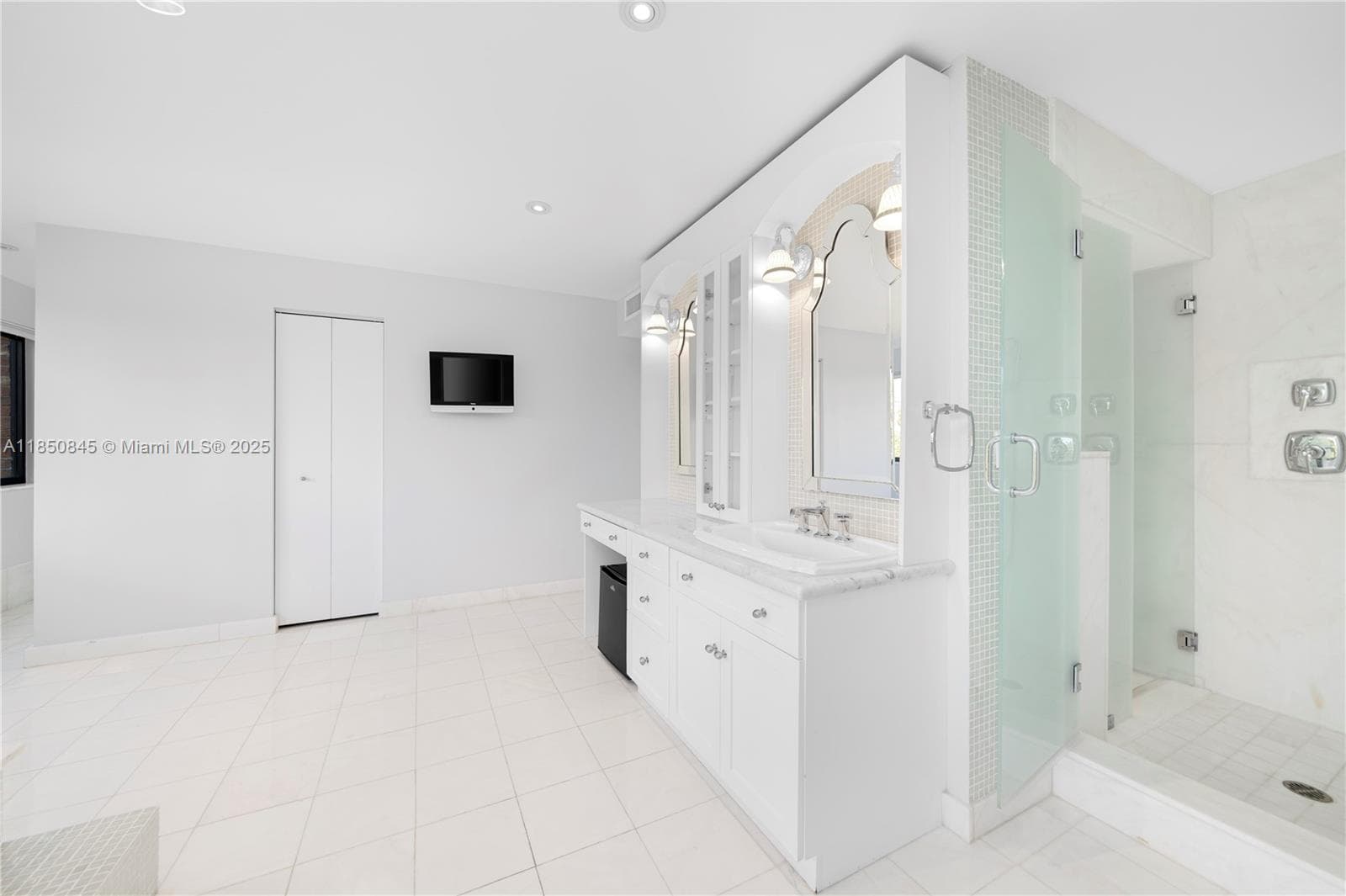 1558 NE Quayside Ter # D10, Miami FL 33138 — 41