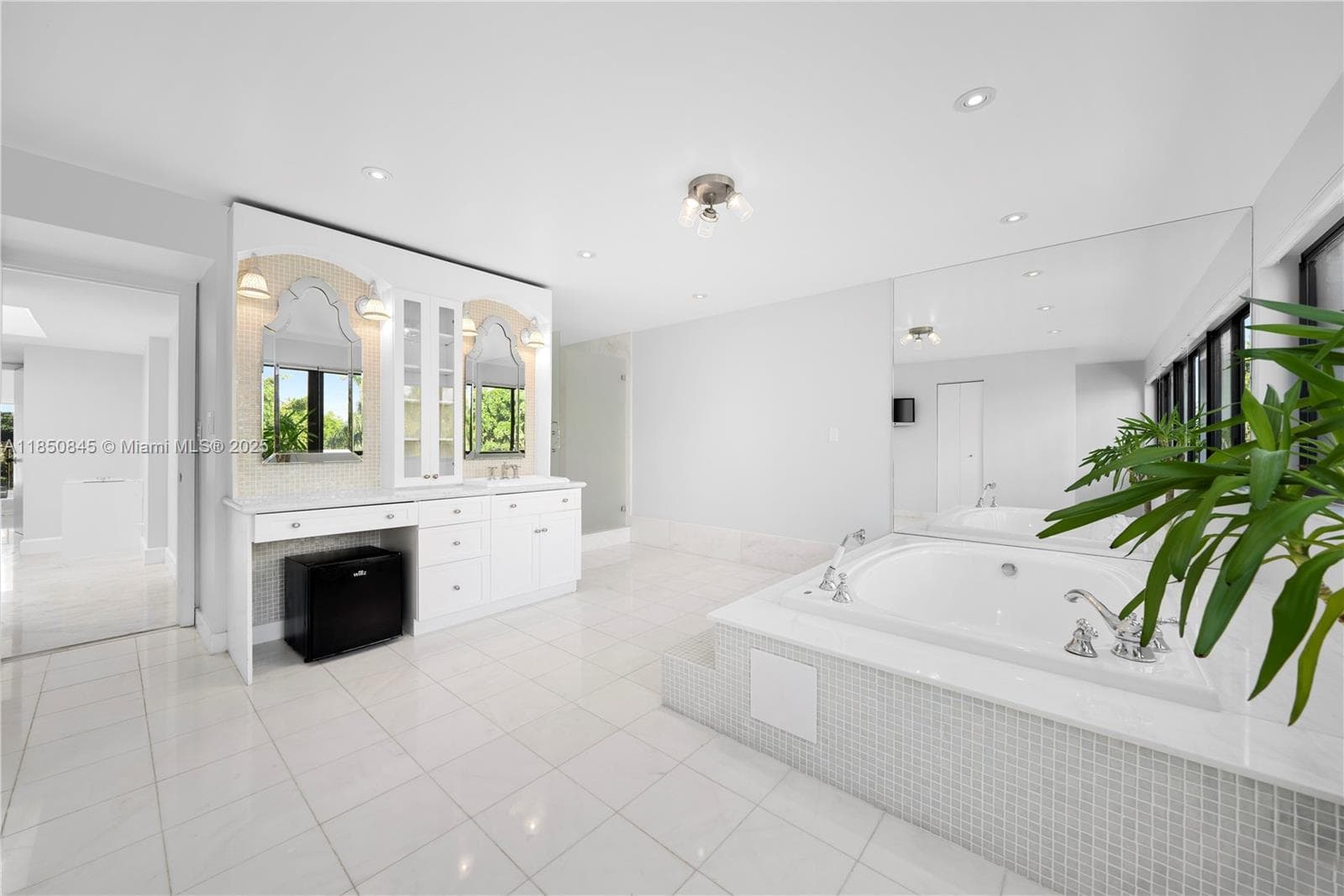 1558 NE Quayside Ter # D10, Miami FL 33138 — 45