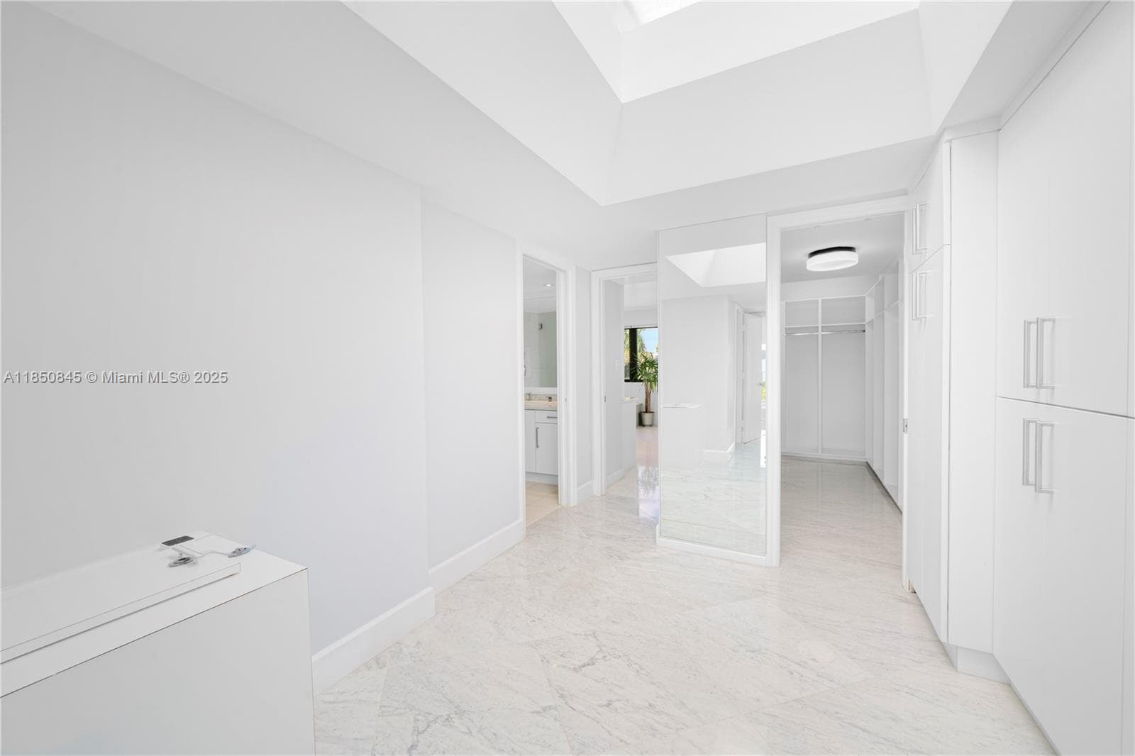 1558 NE Quayside Ter # D10, Miami FL 33138 — 37