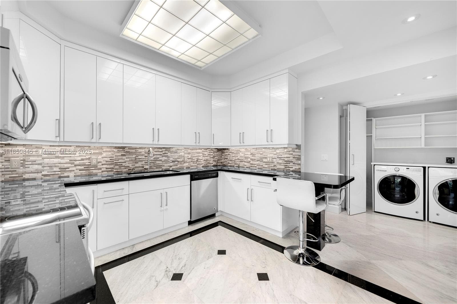 1558 NE Quayside Ter # D10, Miami FL 33138 — 11