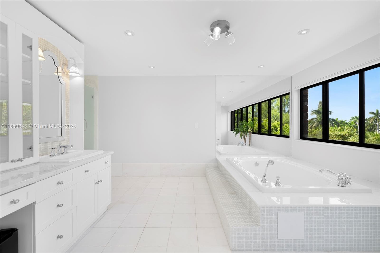 1558 NE Quayside Ter # D10, Miami FL 33138 — 40