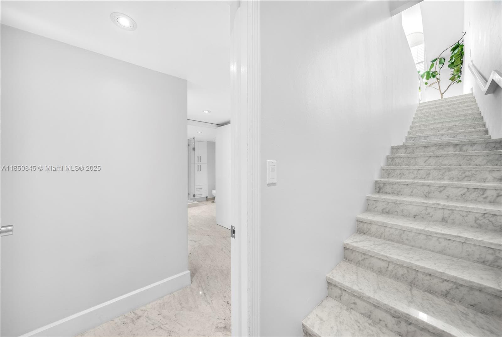 1558 NE Quayside Ter # D10, Miami FL 33138 — 29