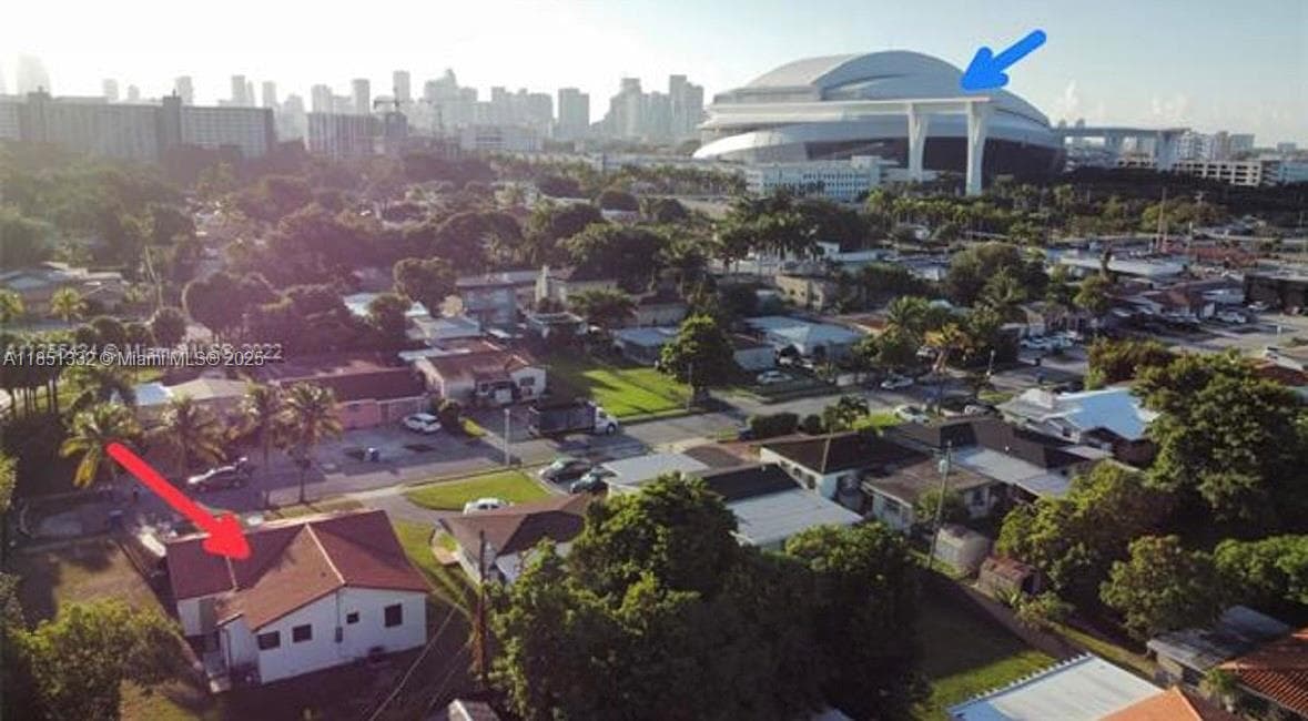 860 NW 17th Ct, Miami FL 33125 — 32
